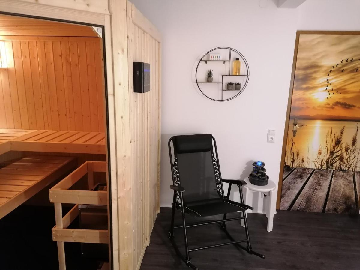 Ferienwohnung Christine Mit Sauna Und Whirlpool Utzerath Bagian luar foto